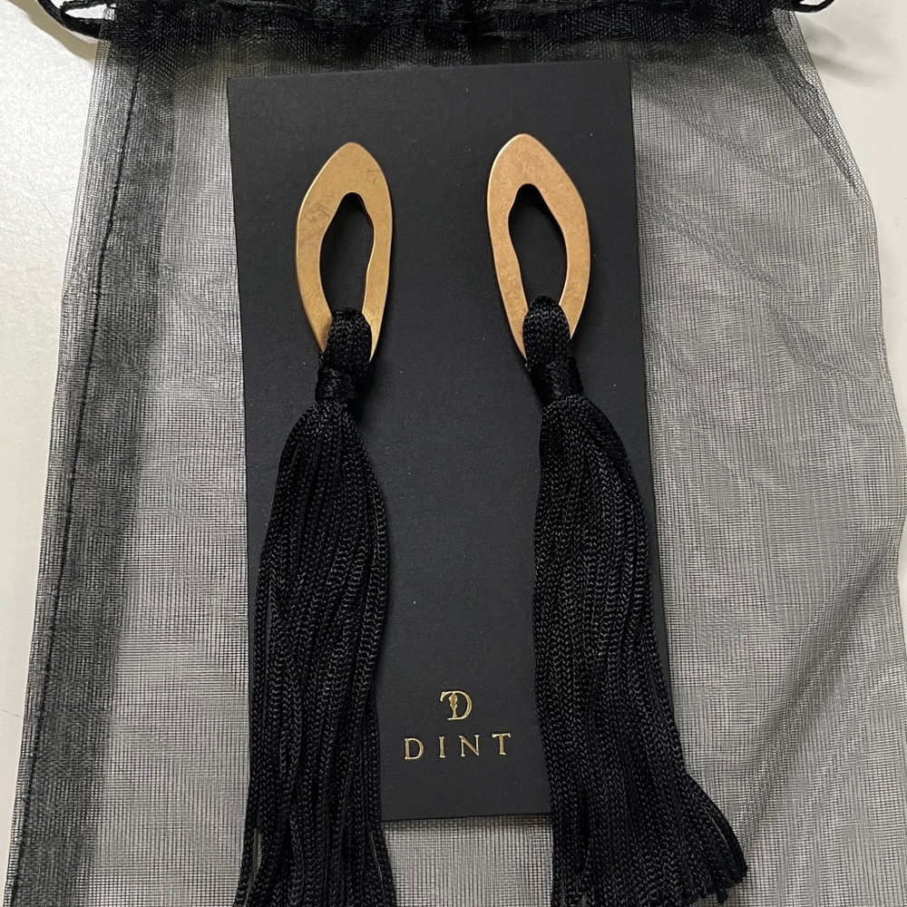 DINT Korean Luxury Black and Gold Geometric Tassel Earrings S925